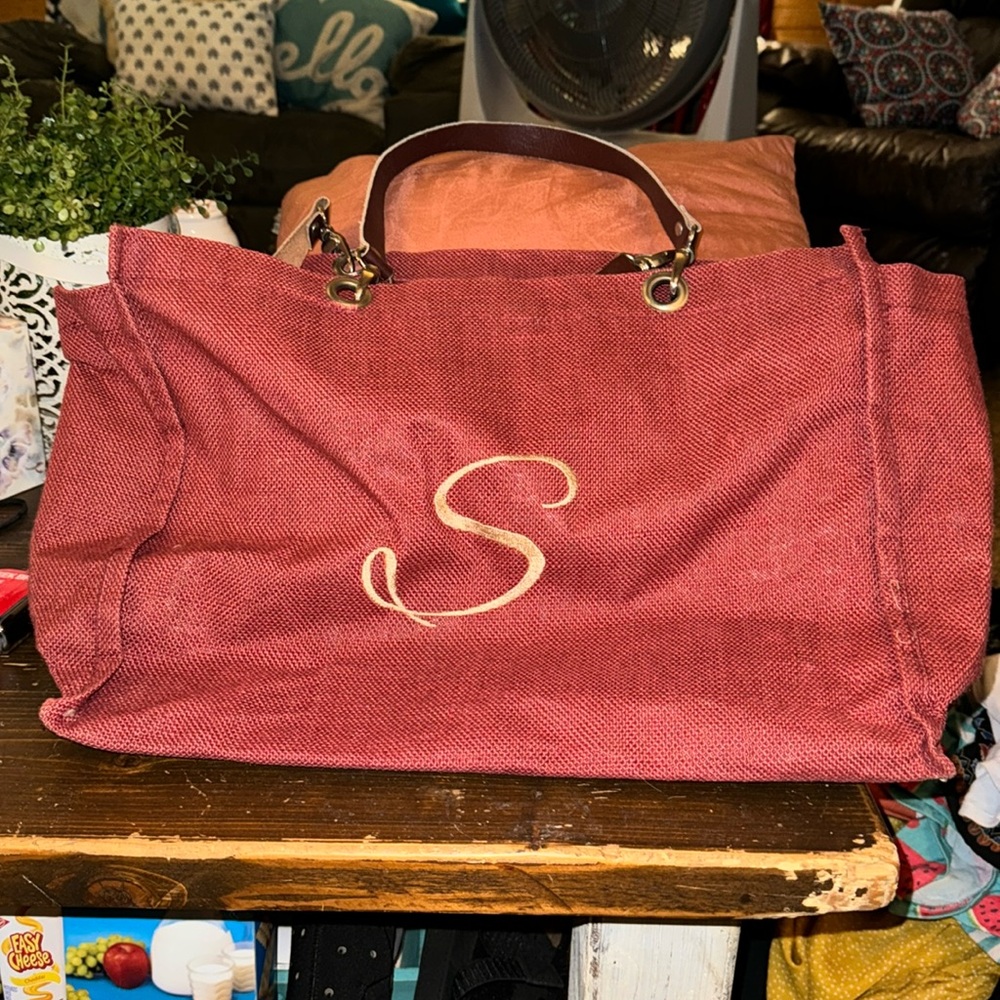 Tote bag w/ embroidered “S”